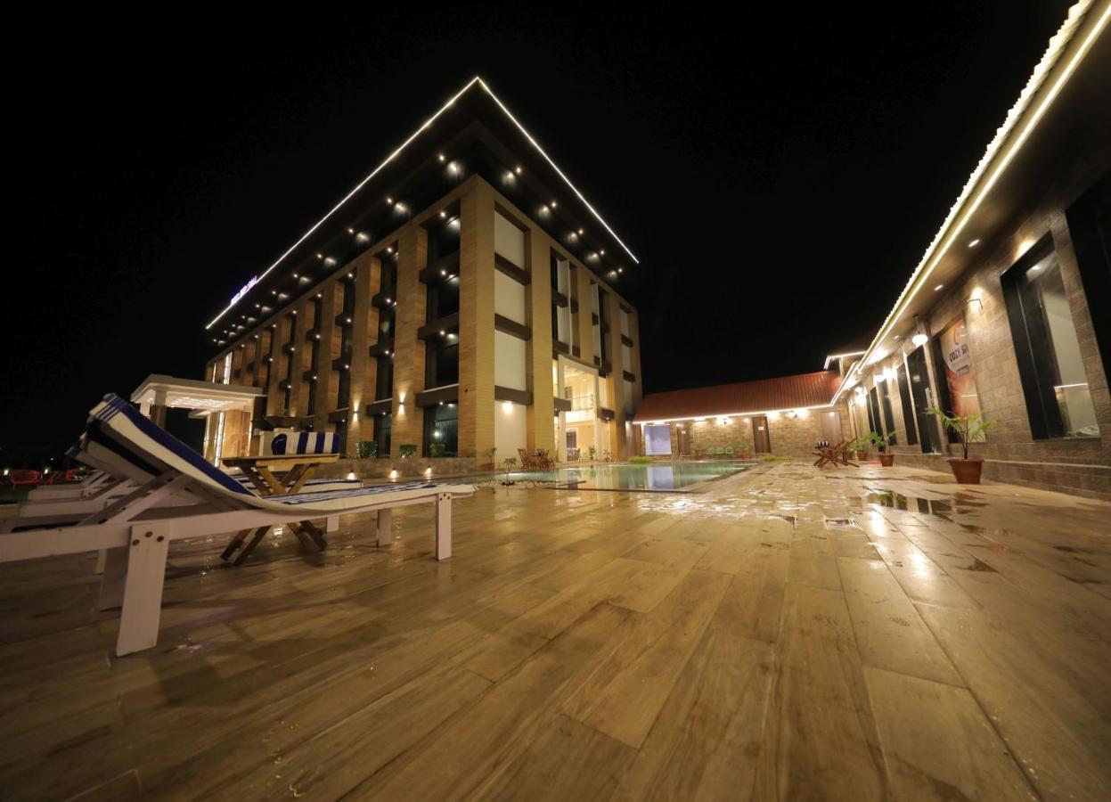 Sarovar Portico, Somnāth Exterior foto