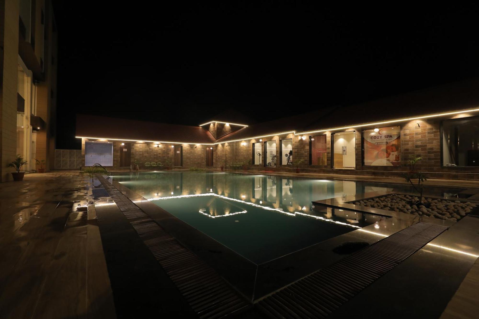 Sarovar Portico, Somnāth Exterior foto